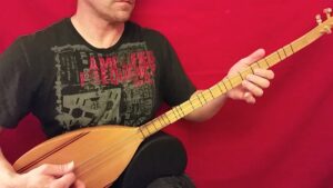 Uncover the Joy of Playing the Traditional Saz Instrument